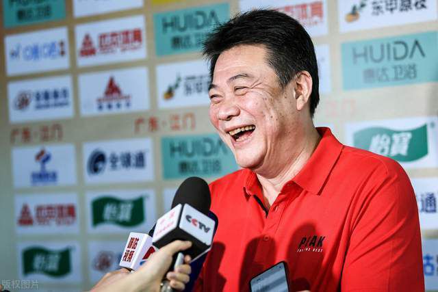 自《心灵点滴》中演绎了一位靠快乐医治病痛的医生后，罗宾·威廉斯已经接连在《杀死斯摩奇》和《失眠症》中扮演了两个反面角色。